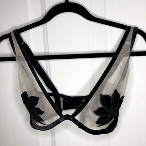 Victoria’s Secret - Black and Nude Unlined Plunge Floral Bra  - Size 34 DD
